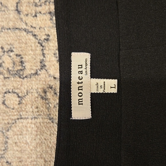 Monteau High Waisted Scalloped Shorts - Picture 4 of 6